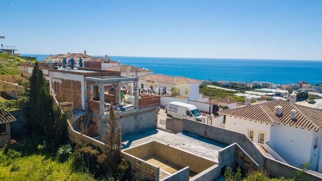 3 bedroom Villa for sale in Torrox Park, Torrox with pool garage - € 750,000 (Ref: 8896866)