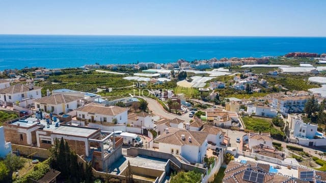 3 bedroom Villa for sale in Torrox Park, Torrox with pool garage - € 750,000 (Ref: 8896866)