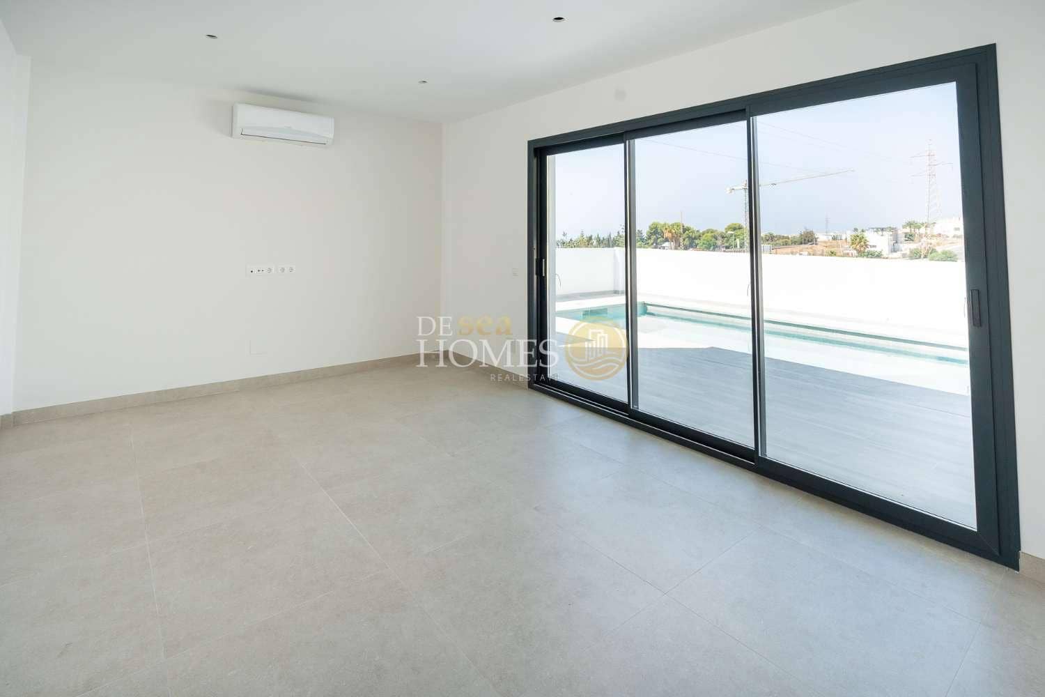 3 slaapkamer Villa te koop in Nerja met zwembad - € 775.000 (Ref: 8896869)