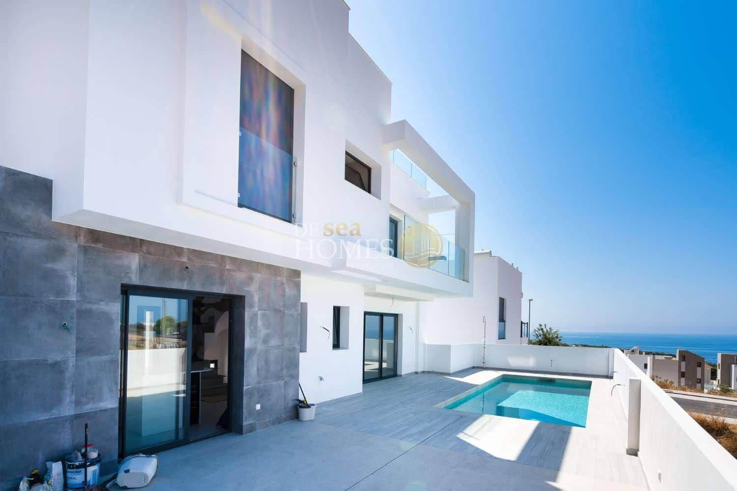 3 slaapkamer Villa te koop in Nerja met zwembad - € 775.000 (Ref: 8896869)