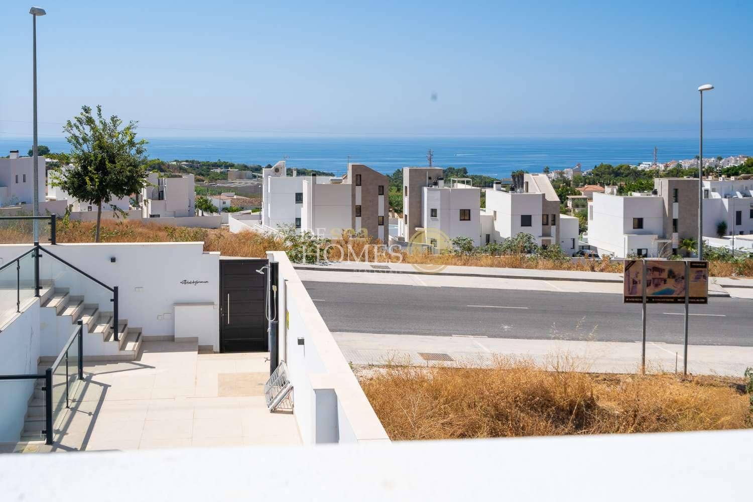 3 slaapkamer Villa te koop in Nerja met zwembad - € 775.000 (Ref: 8896869)