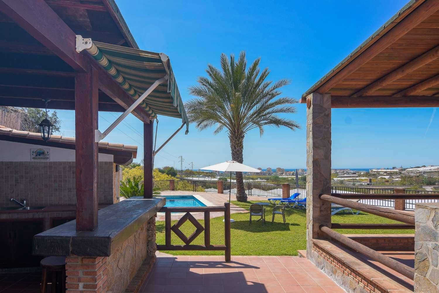 2 soveværelse Villa til leje i Torrox Park med swimmingpool - € 1.450 (Ref: 8979316)