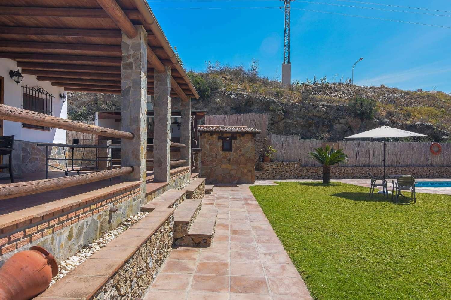 2 soverom Villa til leie i Torrox Park med svømmebasseng - € 1 450 (Ref: 8979316)