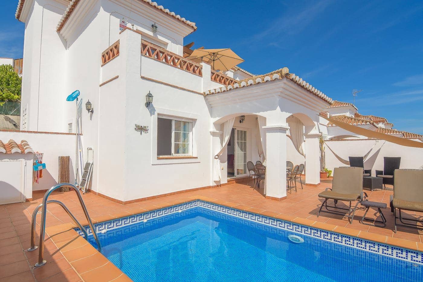 Villa for rent in Torrox Park with pool garage - € 1,450 (Ref: 9034708)