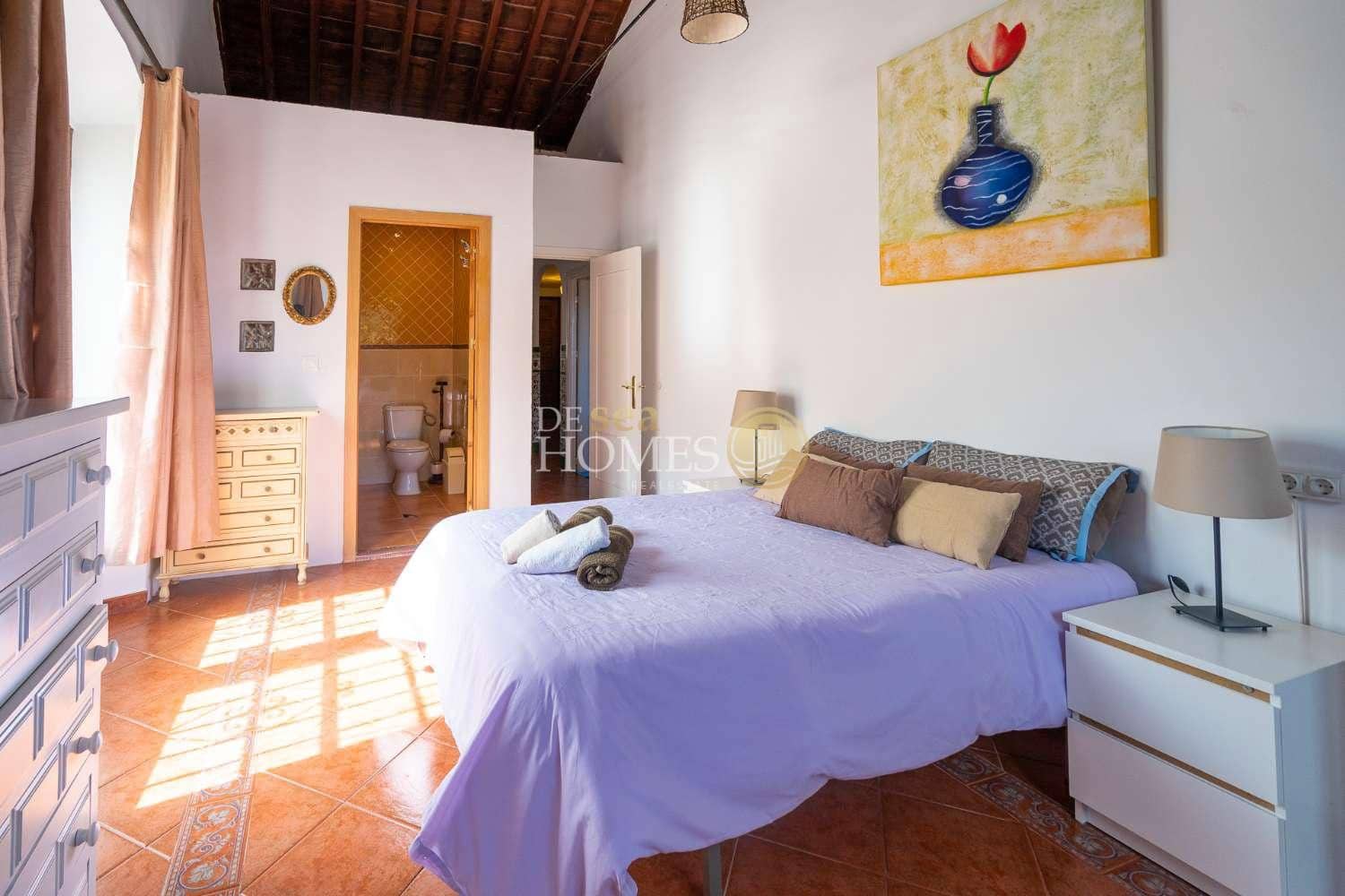 3 bedroom Villa for sale in Nerja with pool - € 995,000 (Ref: 9048621)