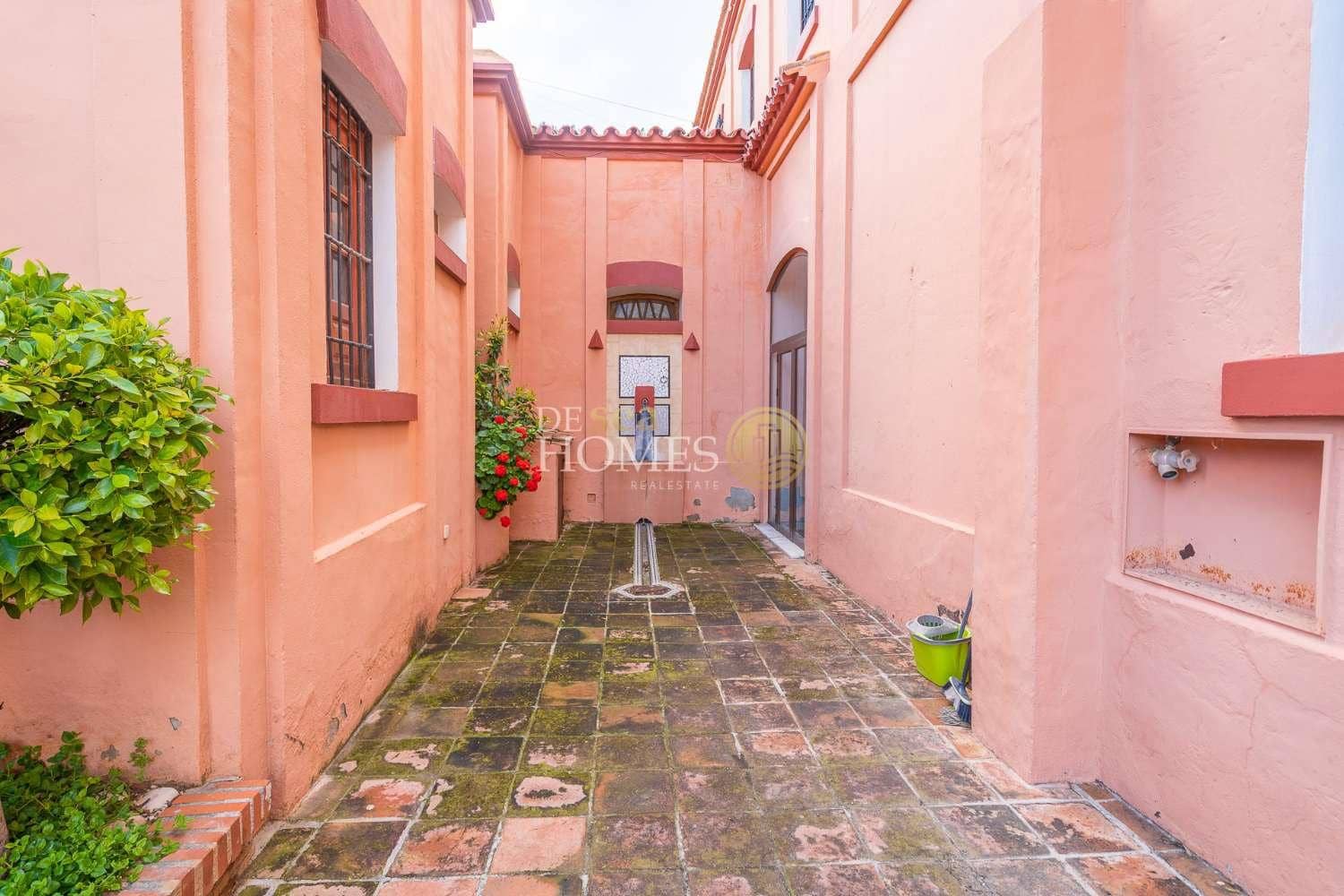 3 bedroom Villa for sale in Nerja with pool - € 995,000 (Ref: 9048621)