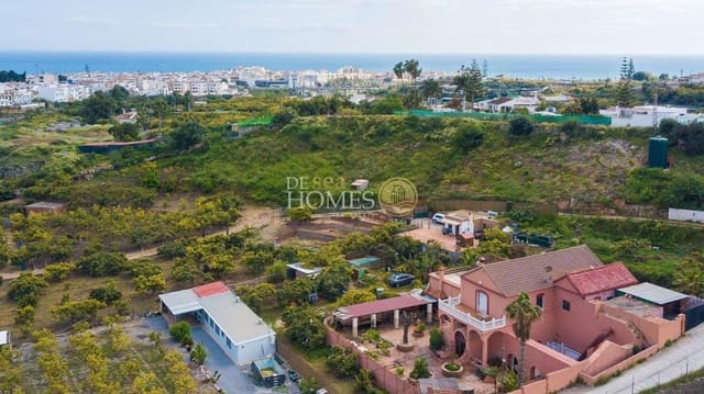 3 camera da letto Villa in vendita in Avda Pescia - Ctra de Frigiliana, Nerja con piscina - 995.000 € (Rif: 9048621)