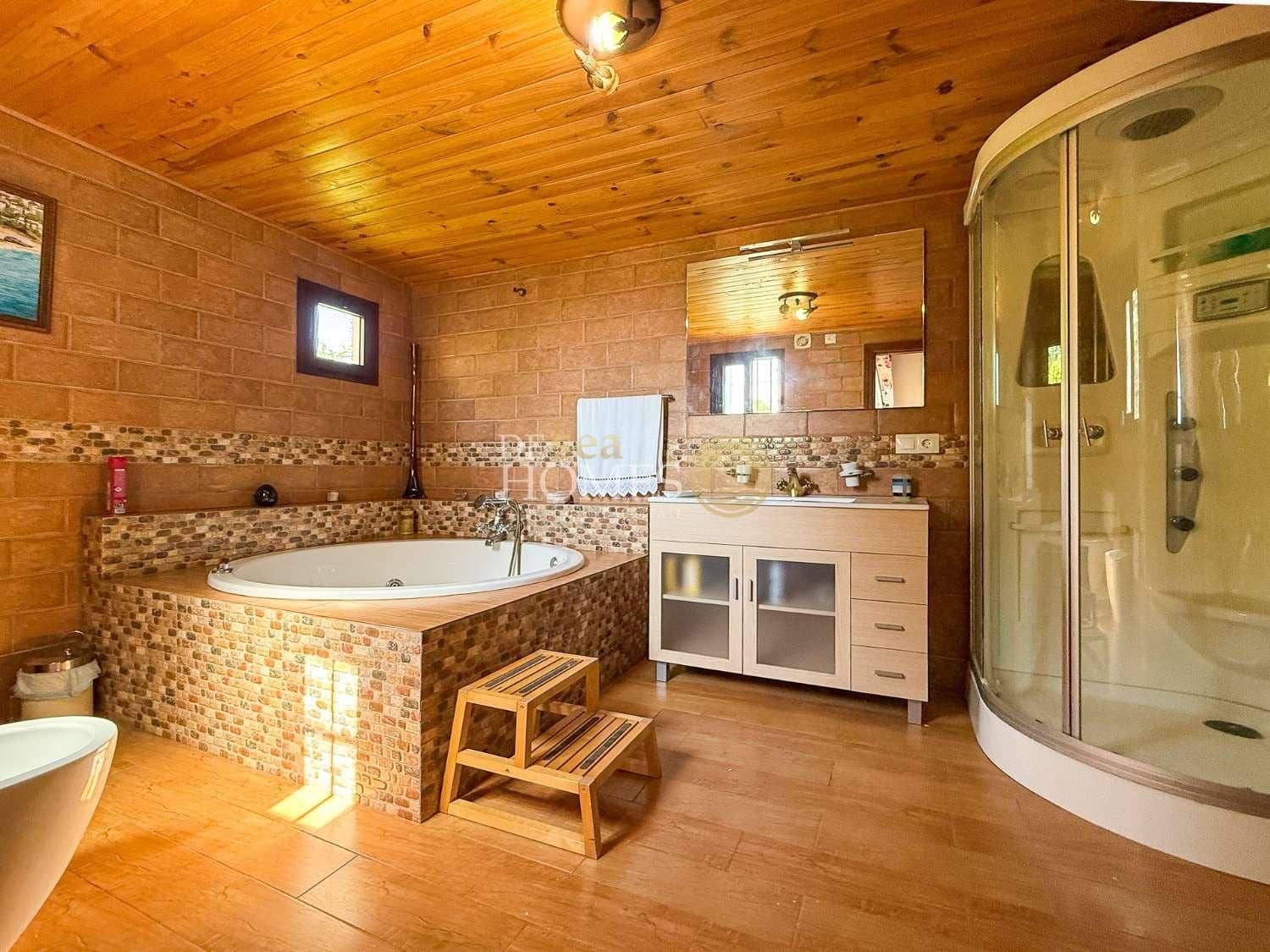 2 soveværelse Finca/Landehus til salg i Nerja med swimmingpool - € 478.000 (Ref: 9154256)