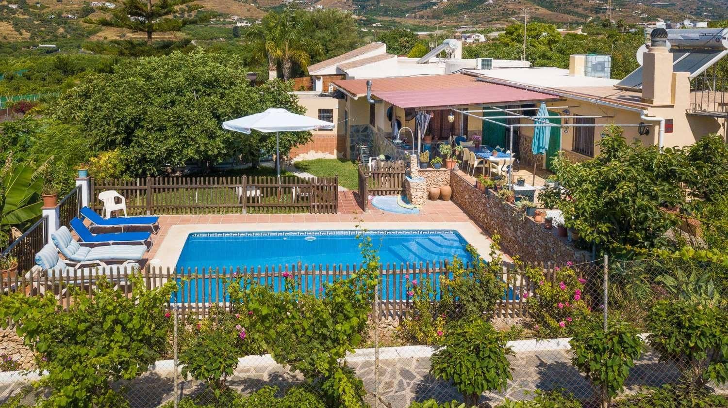 2 soveværelse Finca/Landehus til salg i Nerja med swimmingpool - € 478.000 (Ref: 9154256)