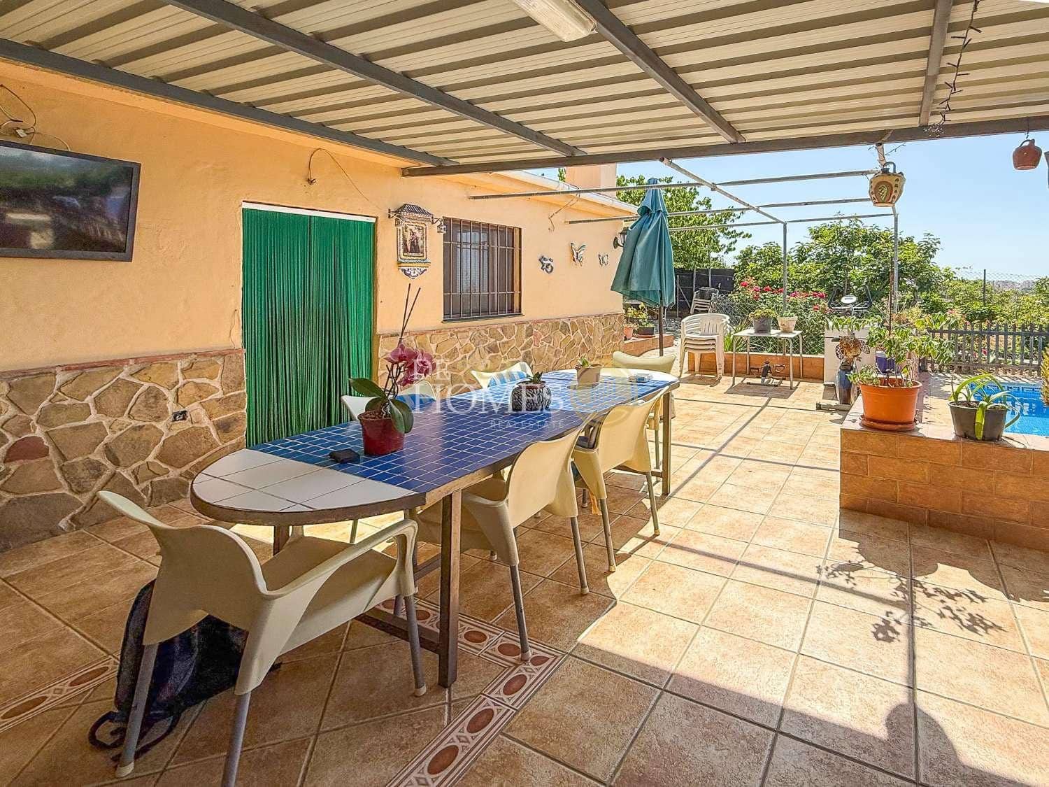 2 makuuhuone Maalaistalo myytävänä paikassa Nerja mukana uima-altaan - 478 000 € (Ref: 9154256)