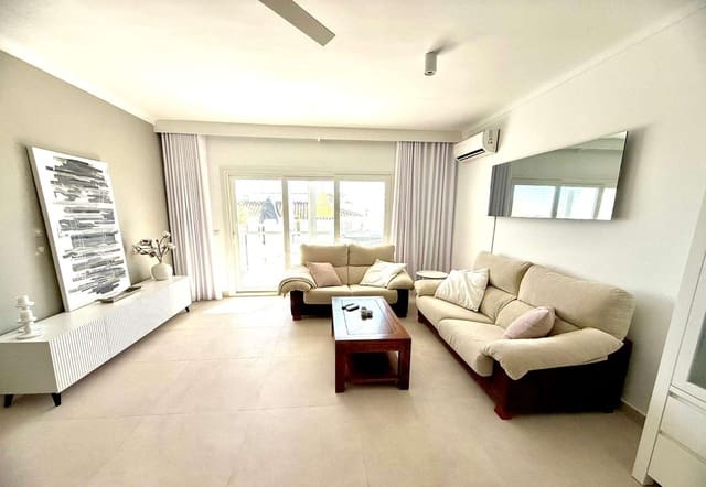 Maison de Ville de 2 chambres à louer à Capistrano, Nerja - 1 500 € (Ref: 9341084)