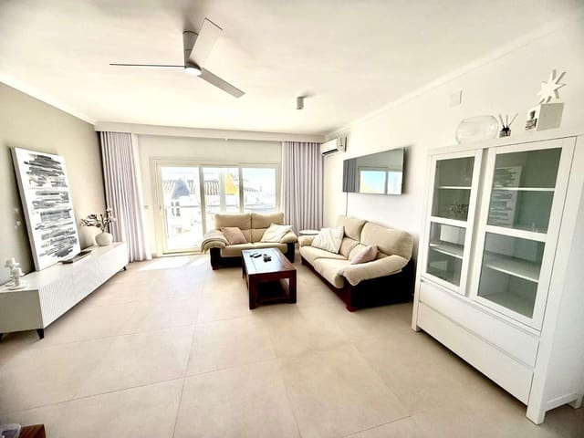 Maison de Ville de 2 chambres à louer à Capistrano, Nerja - 1 500 € (Ref: 9341084)