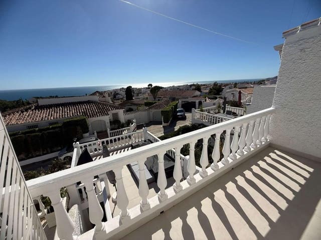 Maison de Ville de 2 chambres à louer à Capistrano, Nerja - 1 500 € (Ref: 9341084)