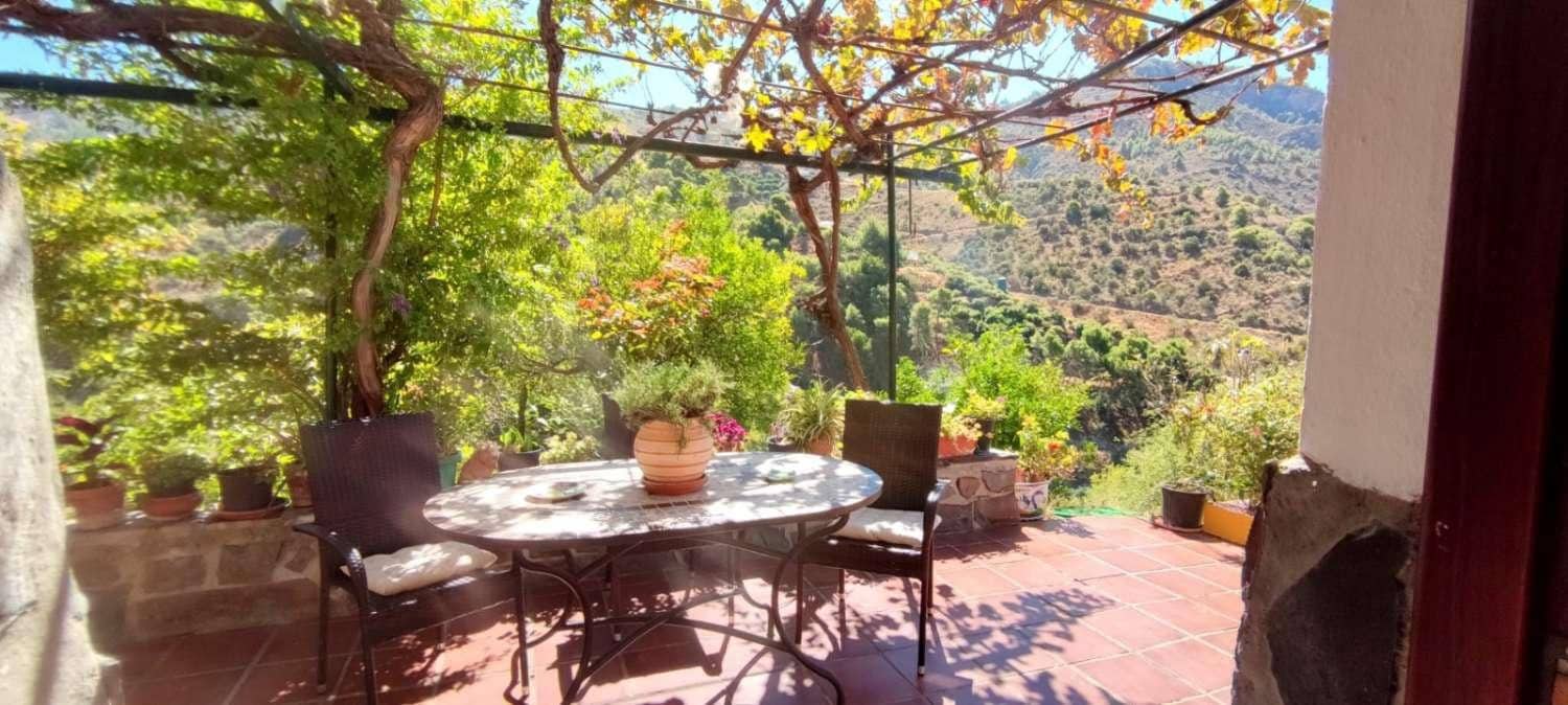 1 soveværelse Finca/Landehus til salg i Maro med swimmingpool garage - € 299.000 (Ref: 9349383)