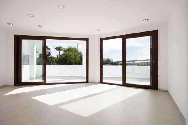 2 soveværelse Byhus til salg i Avda Pescia - Ctra de Frigiliana, Nerja med swimmingpool garage - € 529.000 (Ref: 9406571)