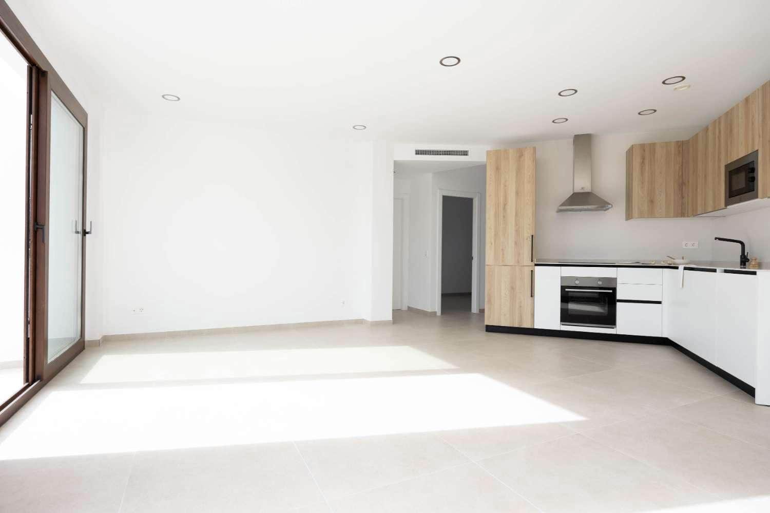 2 soveværelse Byhus til salg i Nerja med swimmingpool garage - € 529.000 (Ref: 9406571)