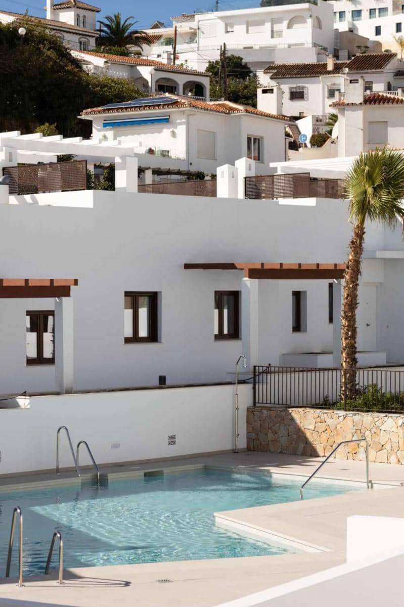 2 soveværelse Byhus til salg i Nerja med swimmingpool garage - € 529.000 (Ref: 9406571)