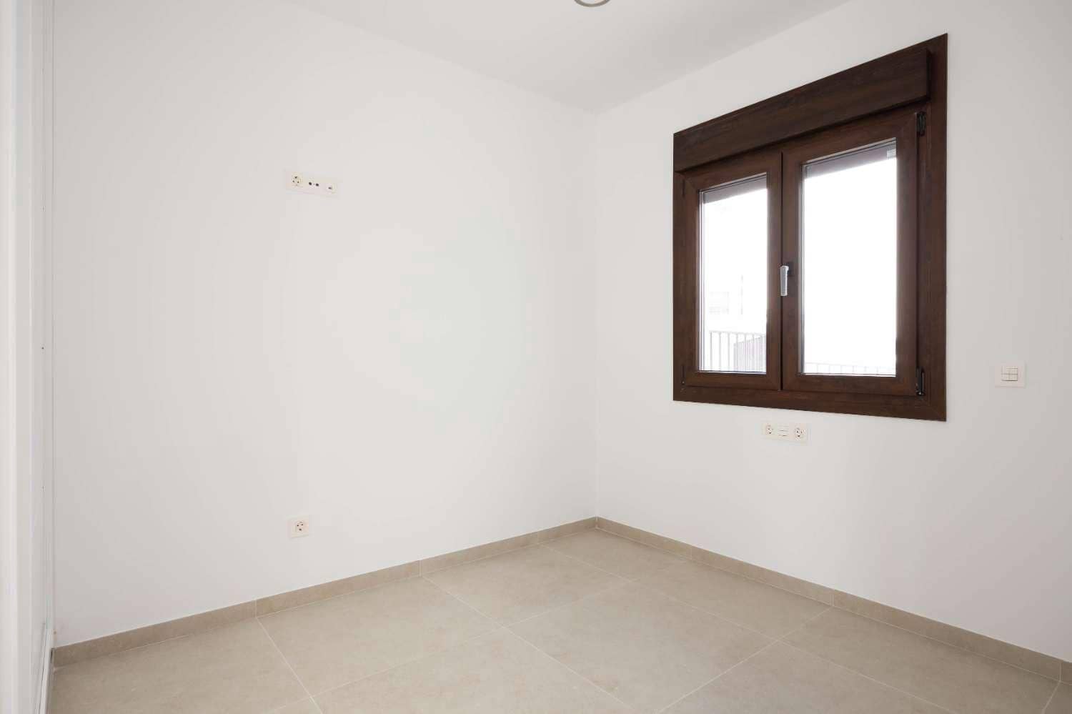 2 soveværelse Byhus til salg i Nerja med swimmingpool garage - € 529.000 (Ref: 9406571)