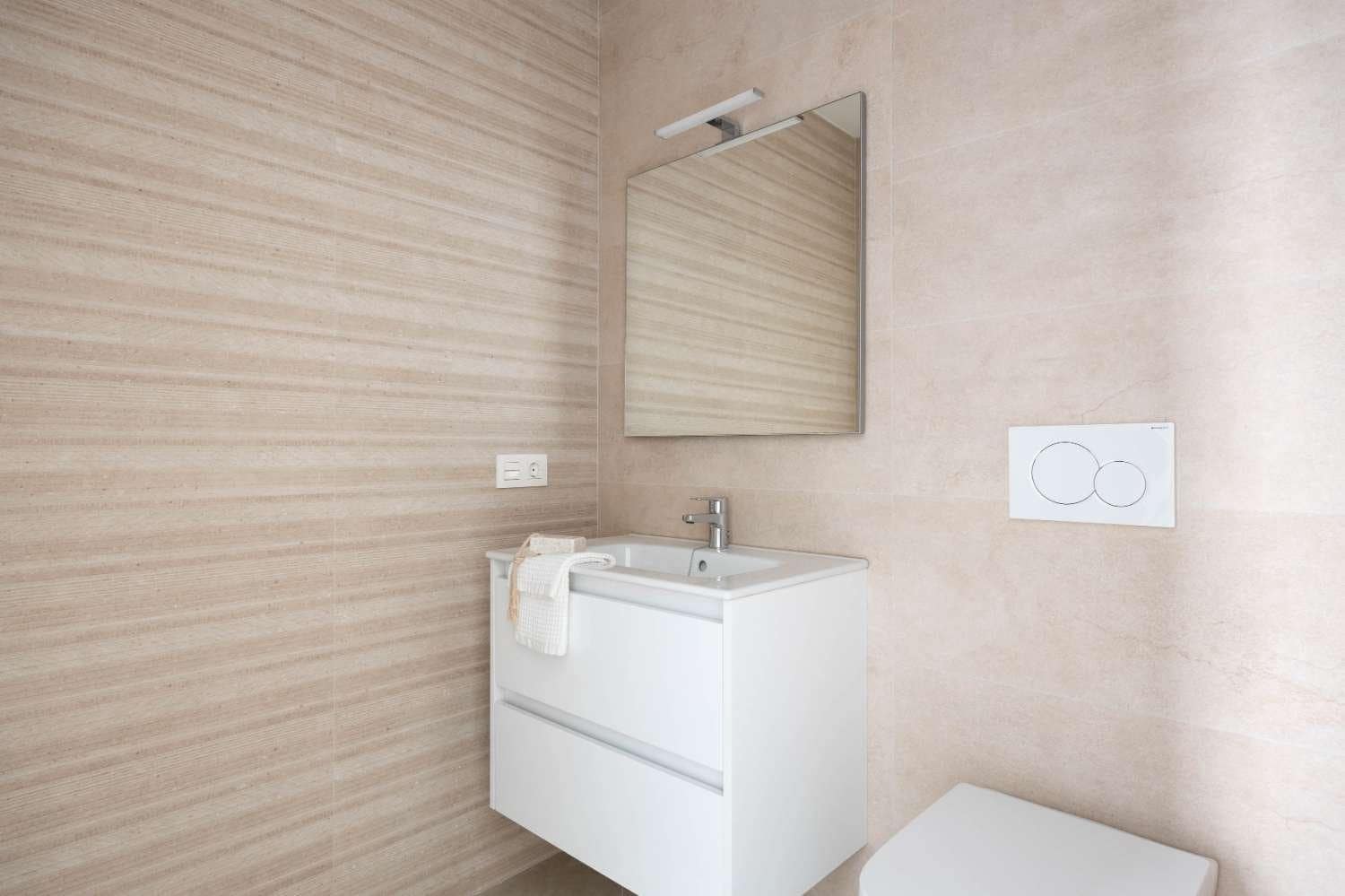 2 soveværelse Byhus til salg i Nerja med swimmingpool garage - € 529.000 (Ref: 9406571)