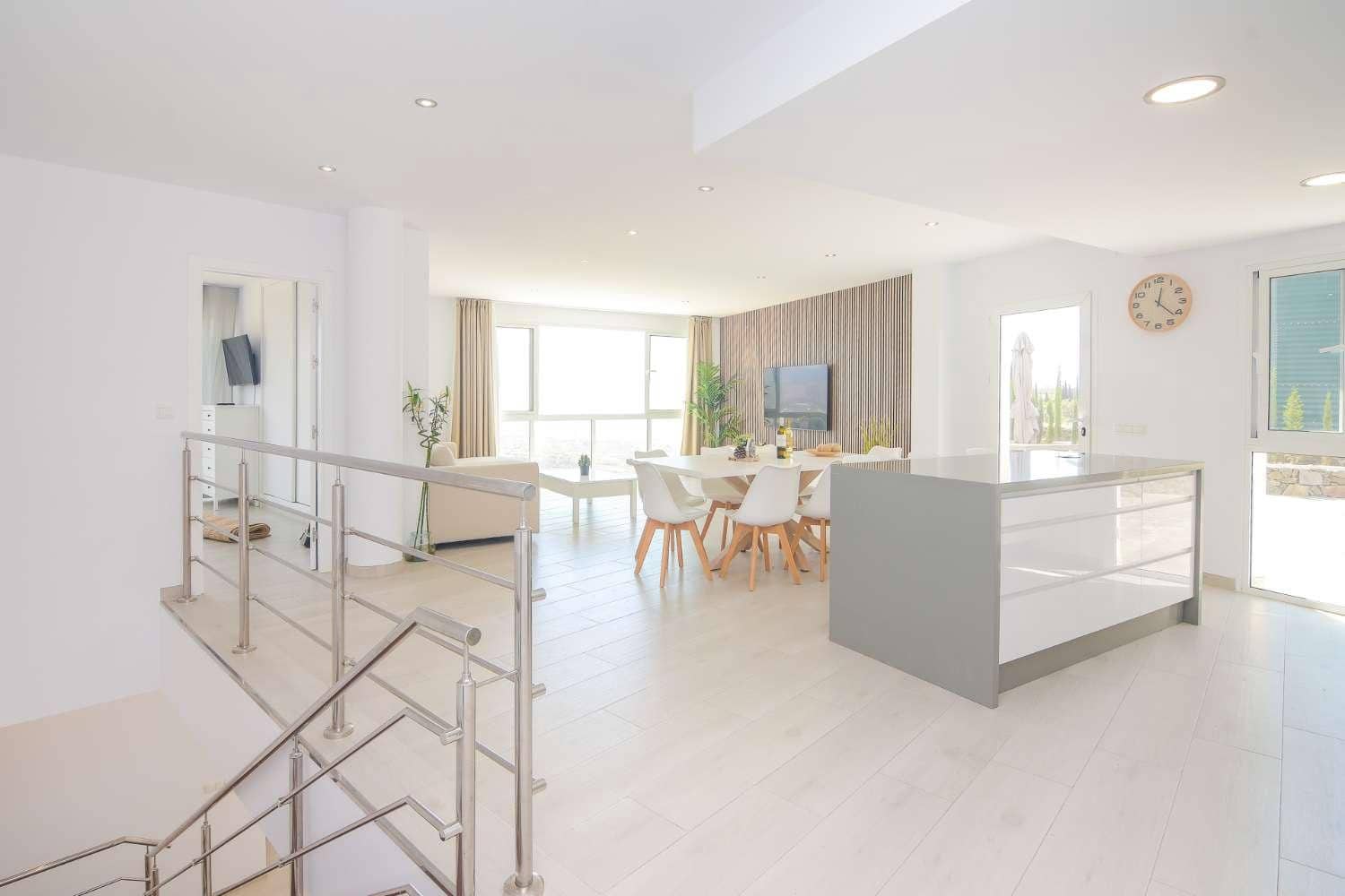 4 camera da letto Villa da affittare in Nerja con piscina garage - 3.000 € (Rif: 9720766)