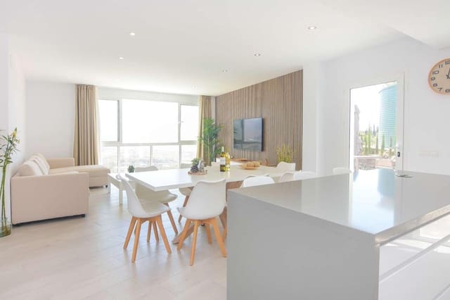 4 makuuhuone Huvila vuokrattavana paikassa Nerja mukana uima-altaan - 3 000 € (Ref: 9720766)