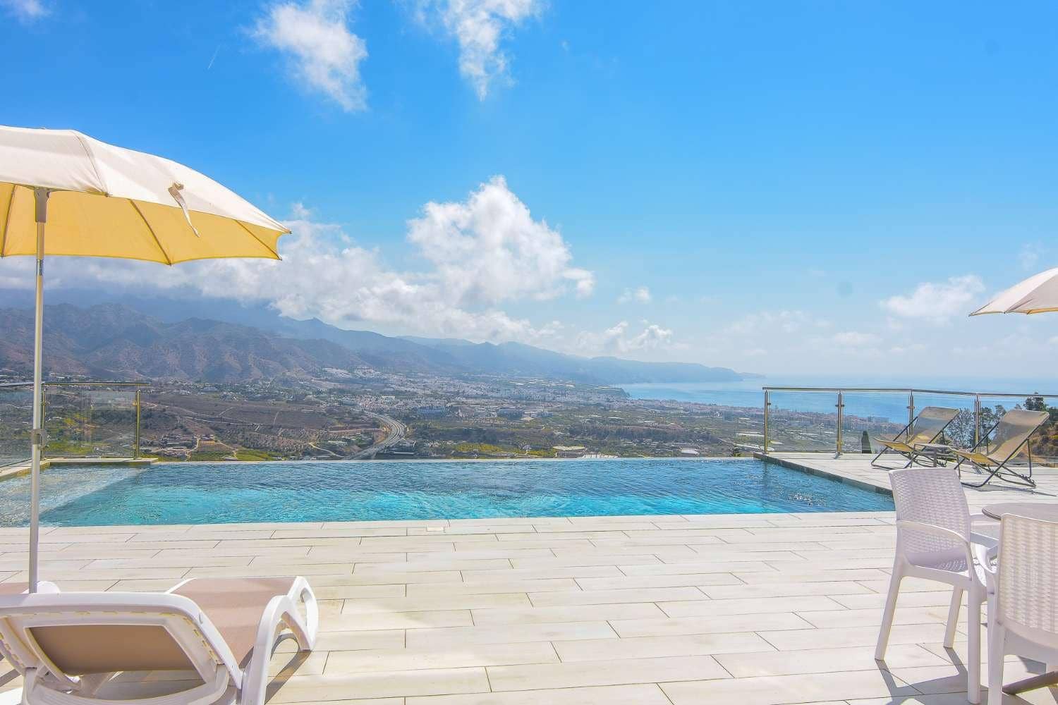 4 camera da letto Villa da affittare in Nerja con piscina garage - 3.000 € (Rif: 9720766)