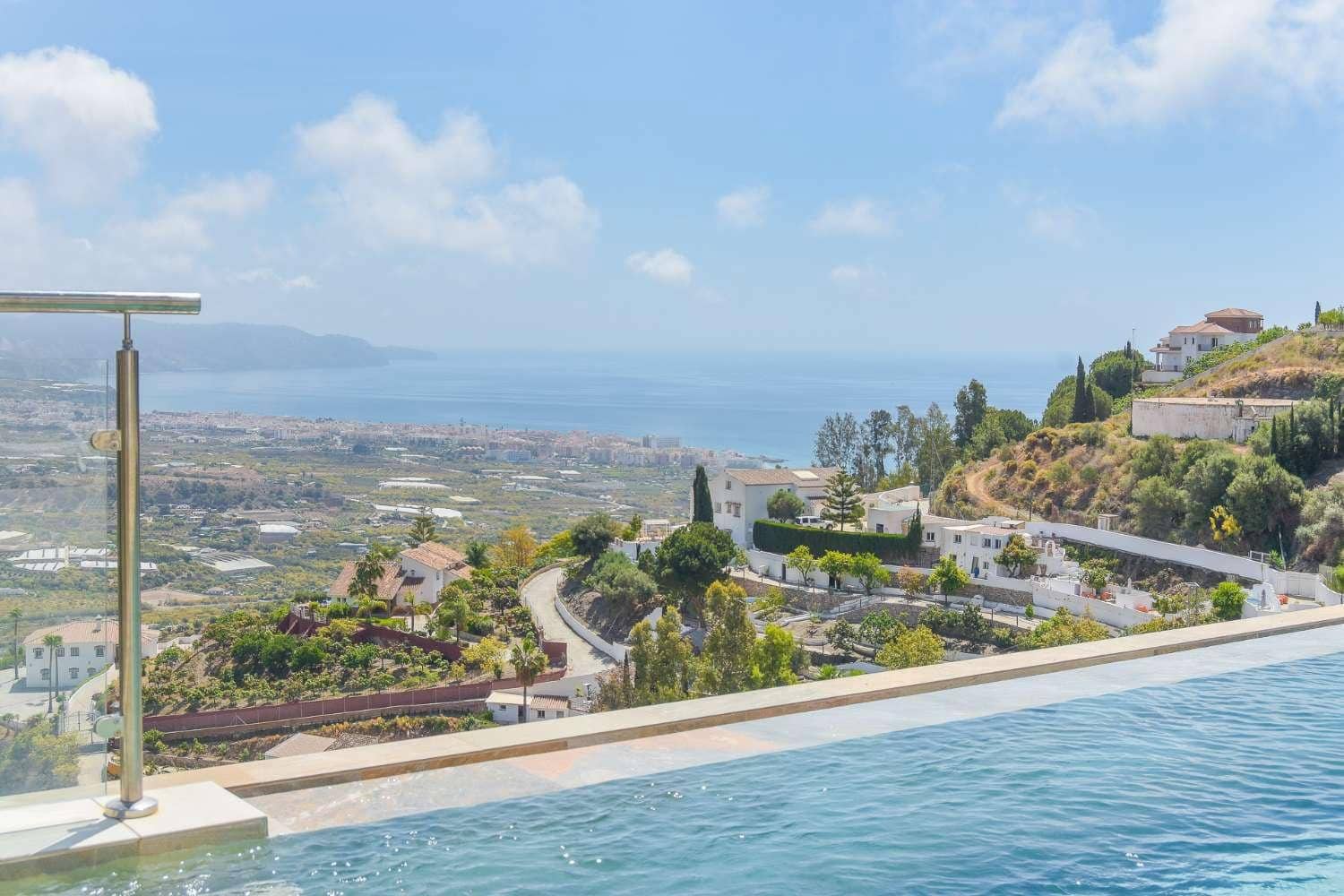 4 camera da letto Villa da affittare in Nerja con piscina garage - 3.000 € (Rif: 9720766)