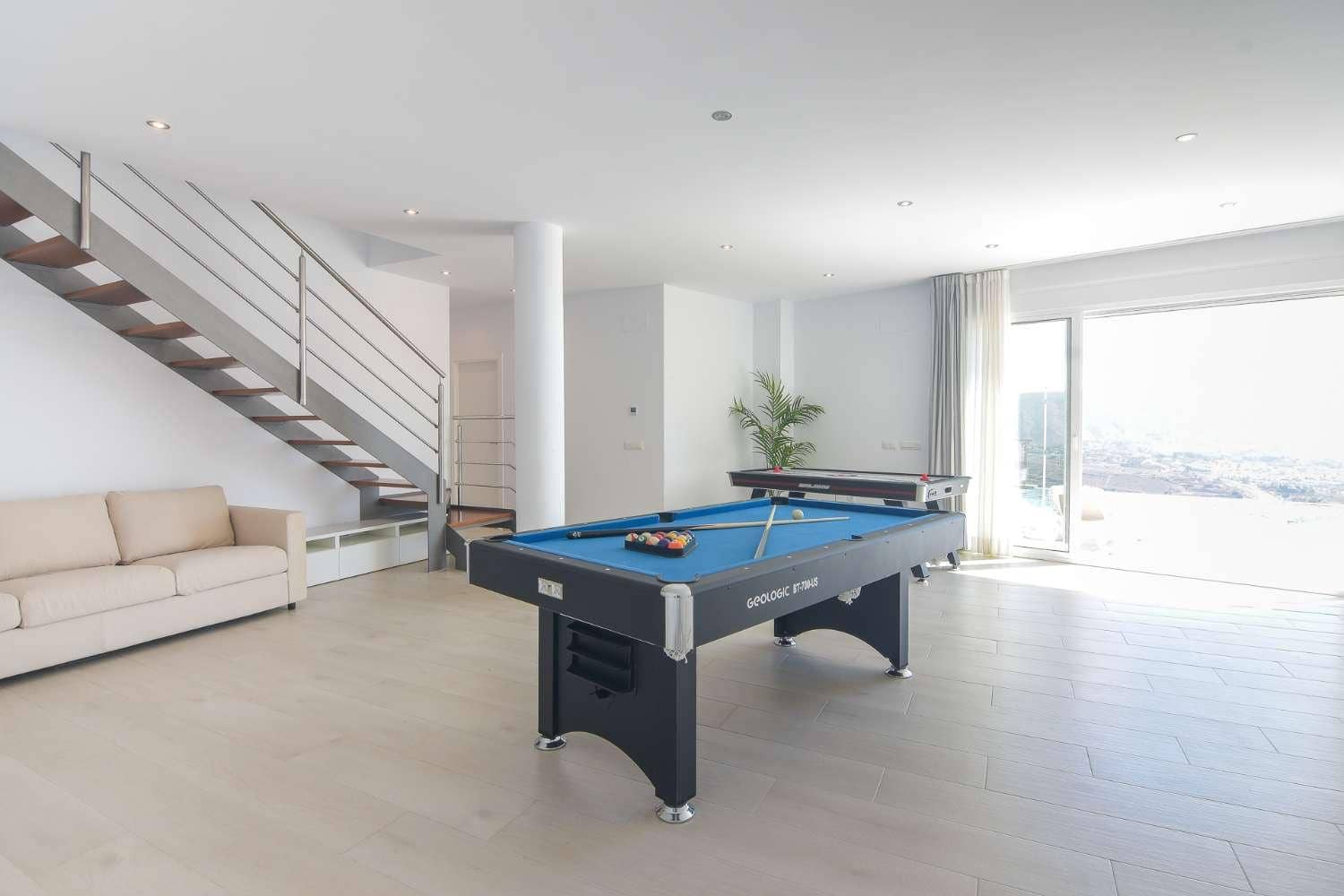 4 camera da letto Villa da affittare in Nerja con piscina garage - 3.000 € (Rif: 9720766)