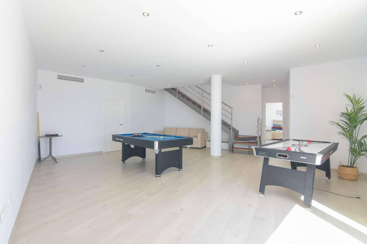 4 camera da letto Villa da affittare in Nerja con piscina garage - 3.000 € (Rif: 9720766)
