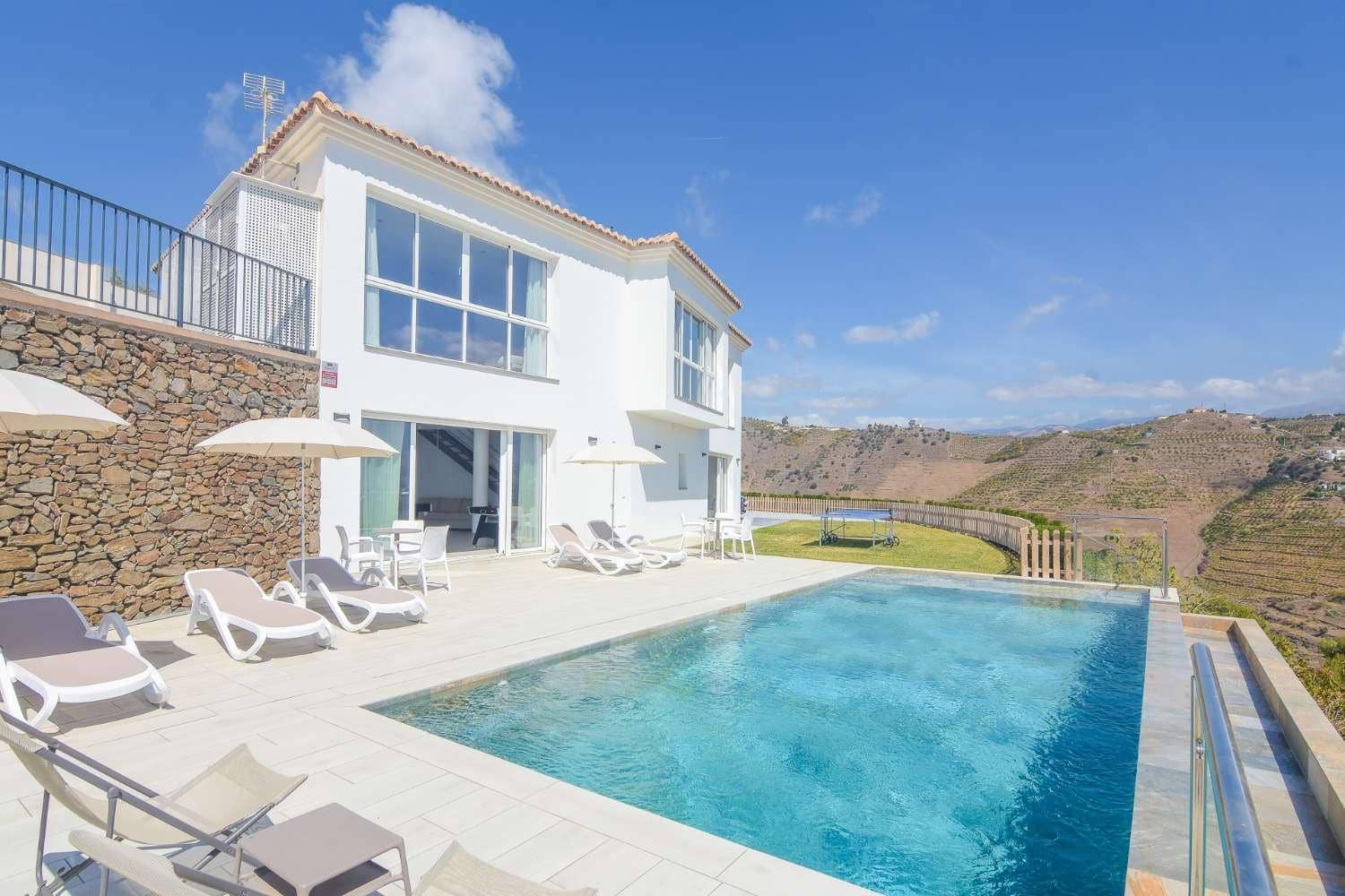 4 camera da letto Villa da affittare in Nerja con piscina garage - 3.000 € (Rif: 9720766)