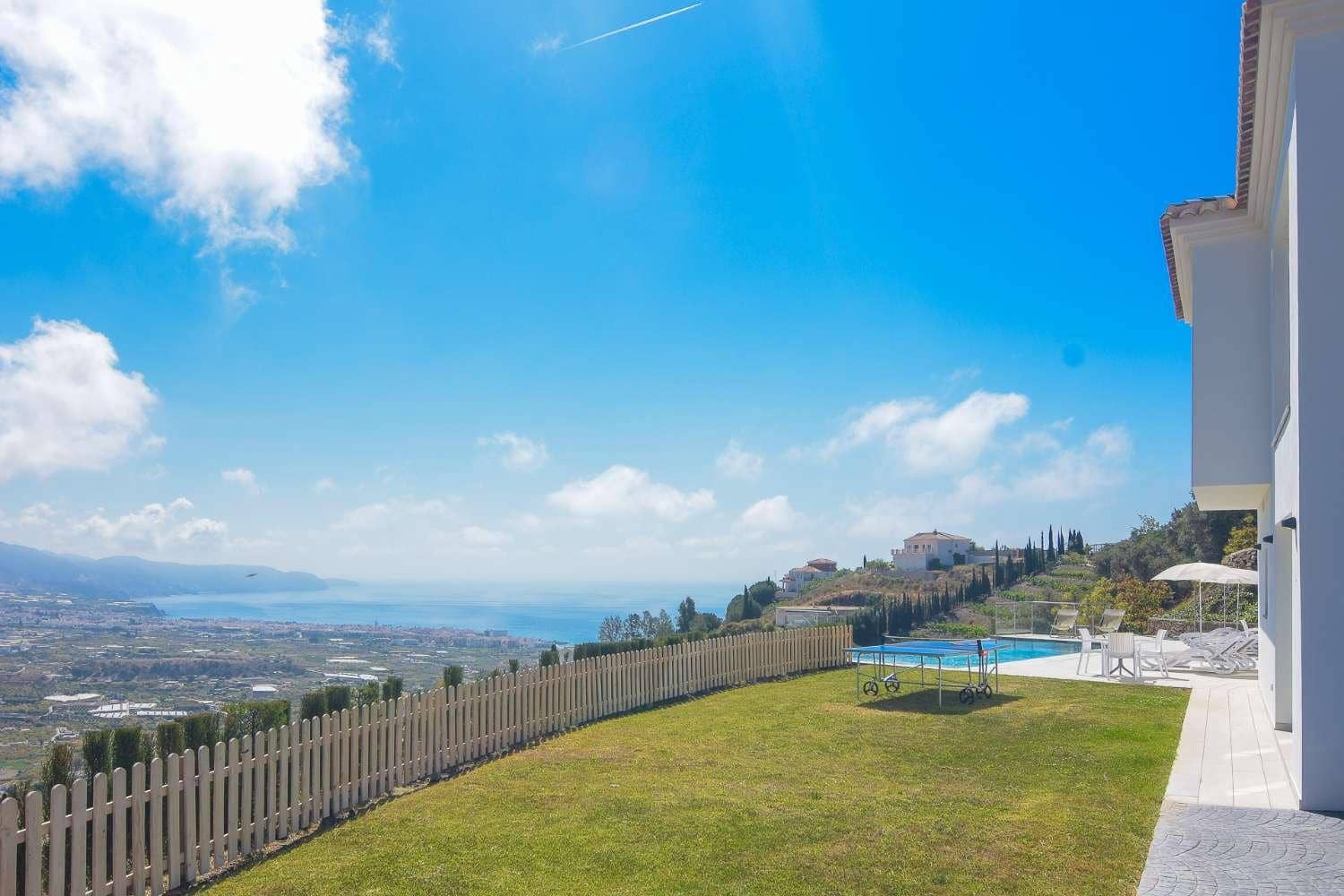 4 camera da letto Villa da affittare in Nerja con piscina garage - 3.000 € (Rif: 9720766)