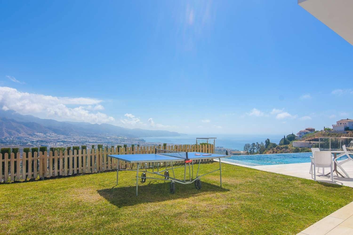 4 camera da letto Villa da affittare in Nerja con piscina garage - 3.000 € (Rif: 9720766)
