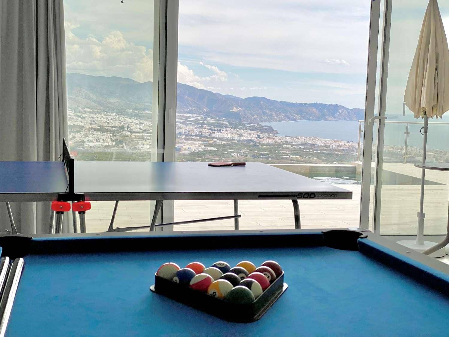 4 camera da letto Villa da affittare in Nerja con piscina garage - 3.000 € (Rif: 9720766)