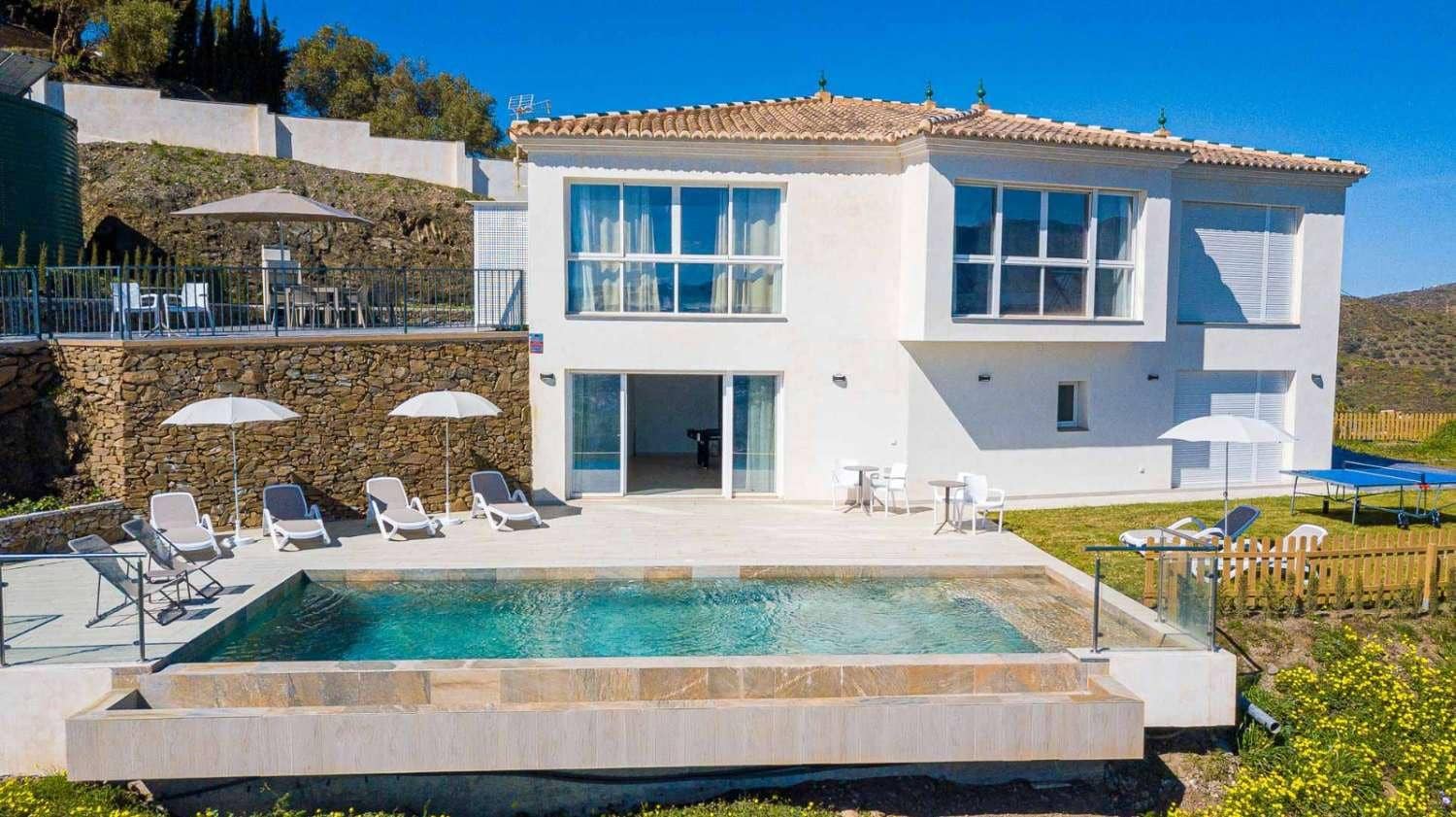 4 camera da letto Villa da affittare in Nerja con piscina garage - 3.000 € (Rif: 9720766)