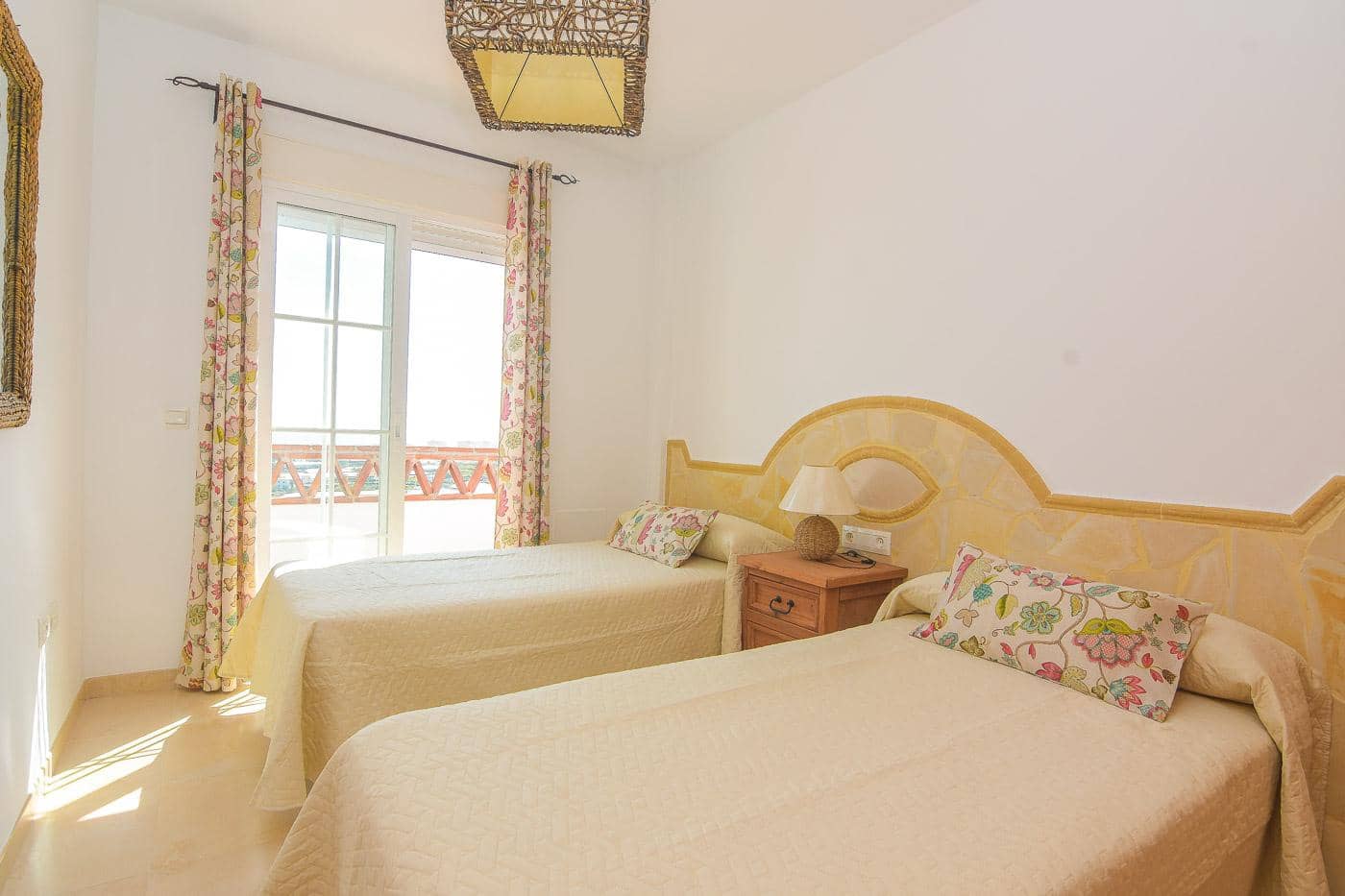 Villa for rent in Torrox Park with pool garage - € 1,550 (Ref: 9720768)