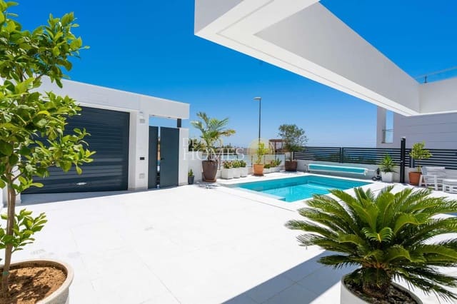 3 soveværelse Villa til salg i Nerja med swimmingpool - € 890.000 (Ref: 9720769)