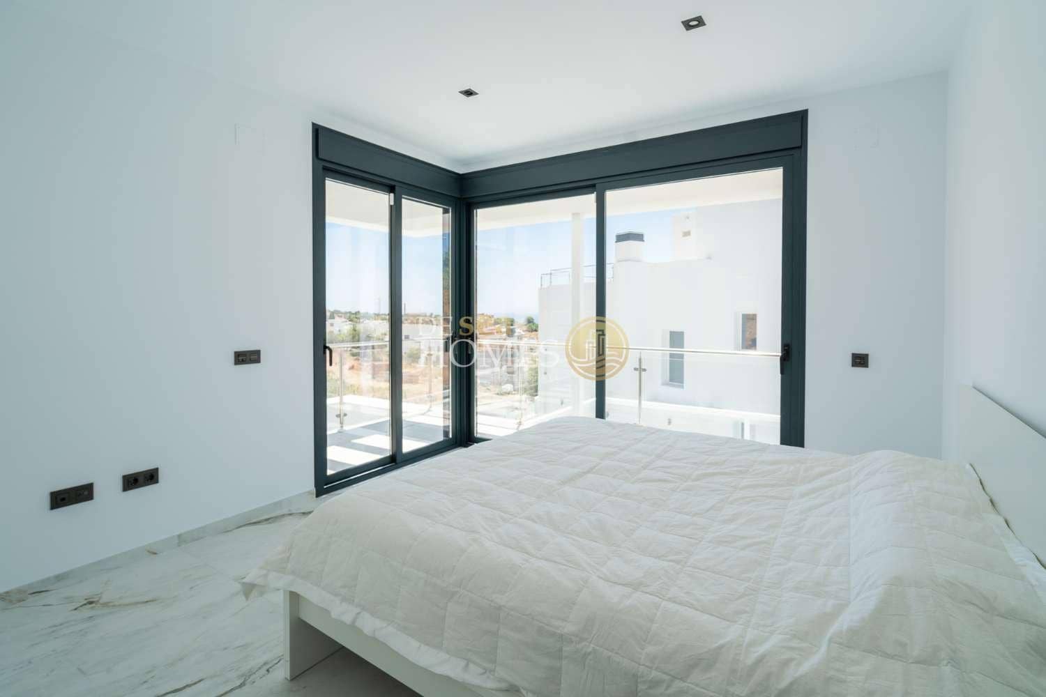 3 sovrum Villa till salu i Nerja med pool garage - 865 000 € (Ref: 9720769)