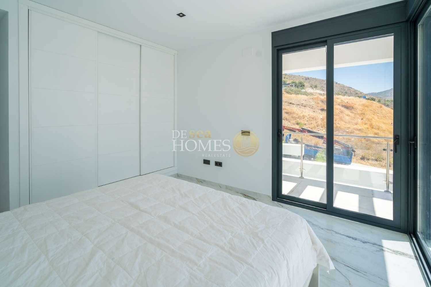 3 sovrum Villa till salu i Nerja med pool garage - 865 000 € (Ref: 9720769)