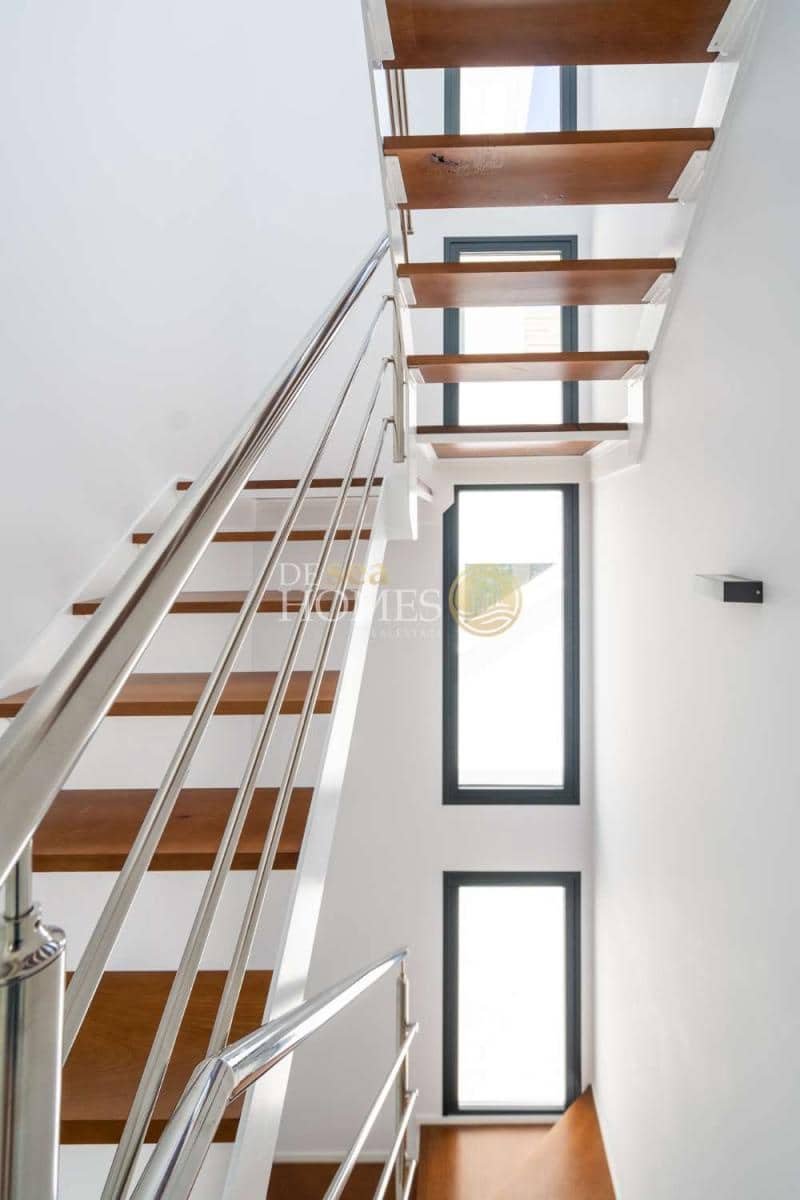 3 sovrum Villa till salu i Nerja med pool garage - 865 000 € (Ref: 9720769)