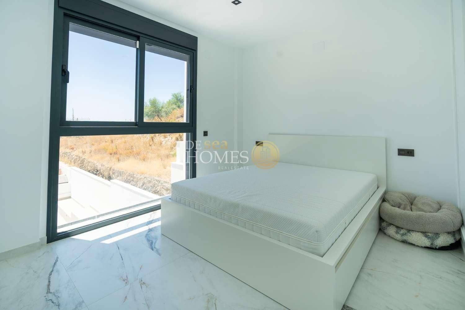 3 sovrum Villa till salu i Nerja med pool garage - 865 000 € (Ref: 9720769)