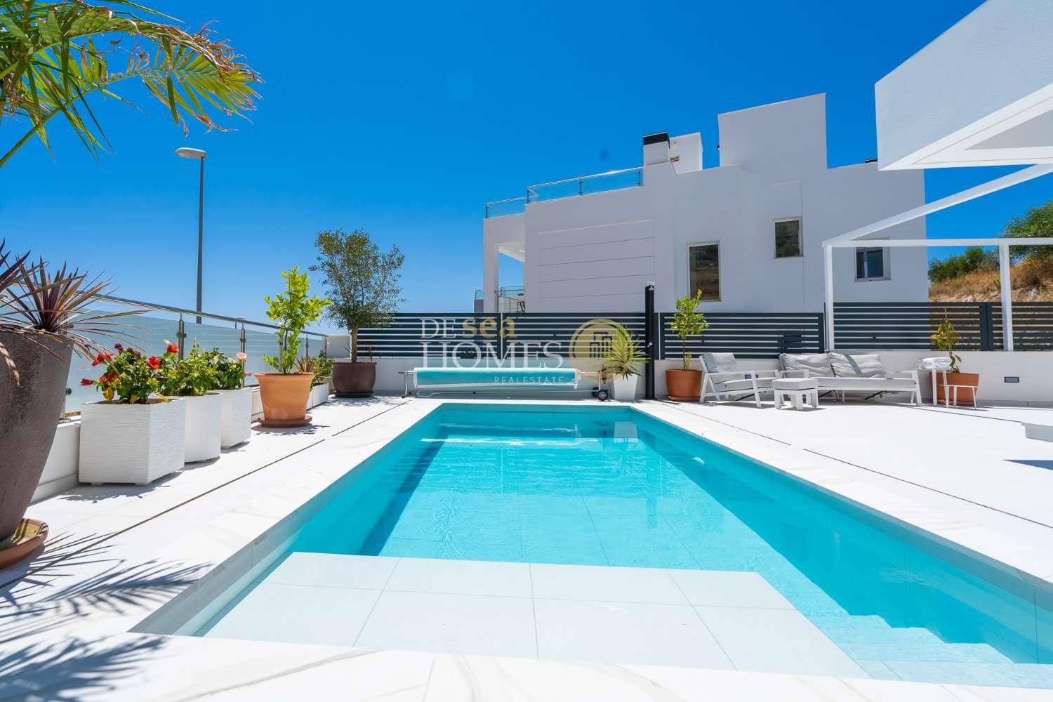 3 sovrum Villa till salu i Nerja med pool garage - 865 000 € (Ref: 9720769)