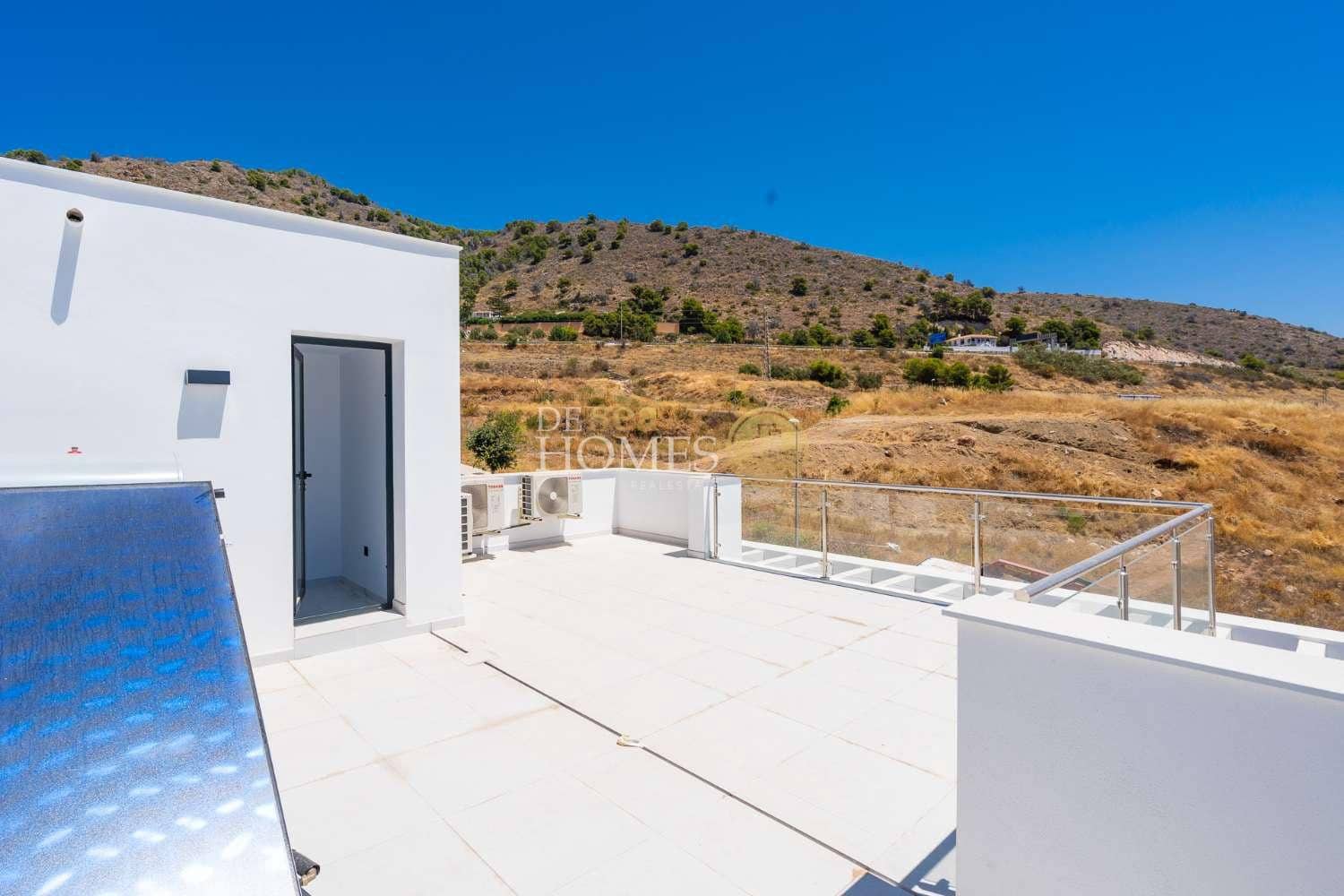3 sovrum Villa till salu i Nerja med pool garage - 865 000 € (Ref: 9720769)