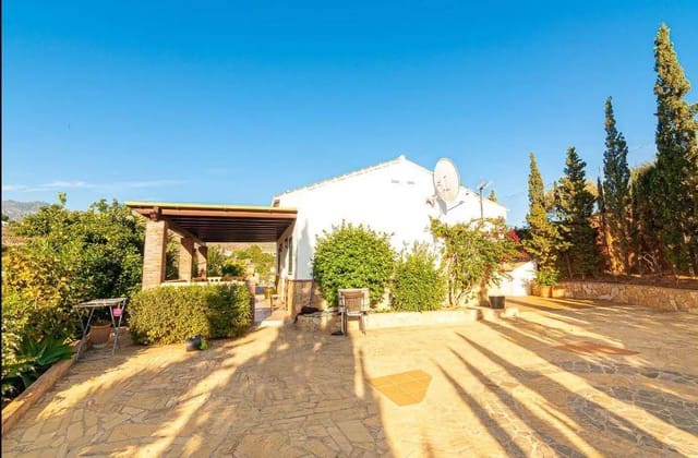 2 bedroom Finca/Country House for rent in Frigiliana - € 1,300 (Ref: 9734108)