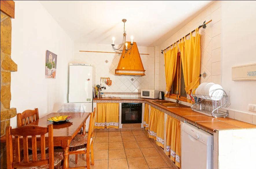 2 bedroom Finca/Country House for rent in Frigiliana with pool - € 1,200 (Ref: 9734108)