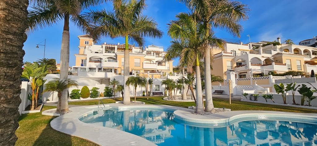 2 bedroom Apartment for sale in El Penoncillo with pool - € 326,000 (Ref: 9821618)