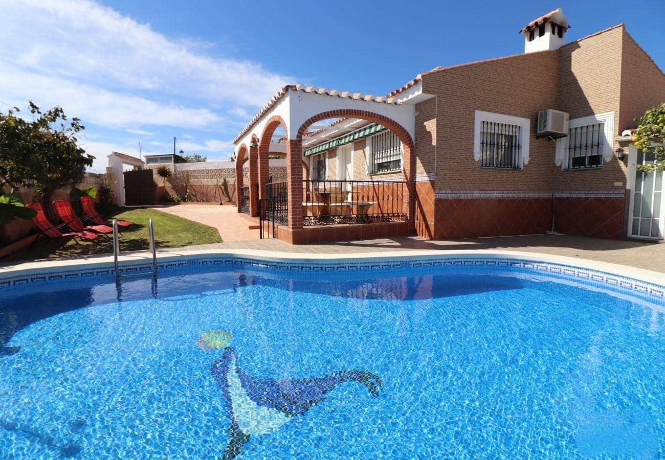 3 Zimmer Villa zu verkaufen in Nerja mit Pool Garage - 399.000 € (Ref: 9824091)