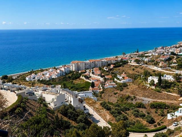 Building Plot for sale in Torrox-Costa, Torrox - € 235,000 (Ref: 9832930)