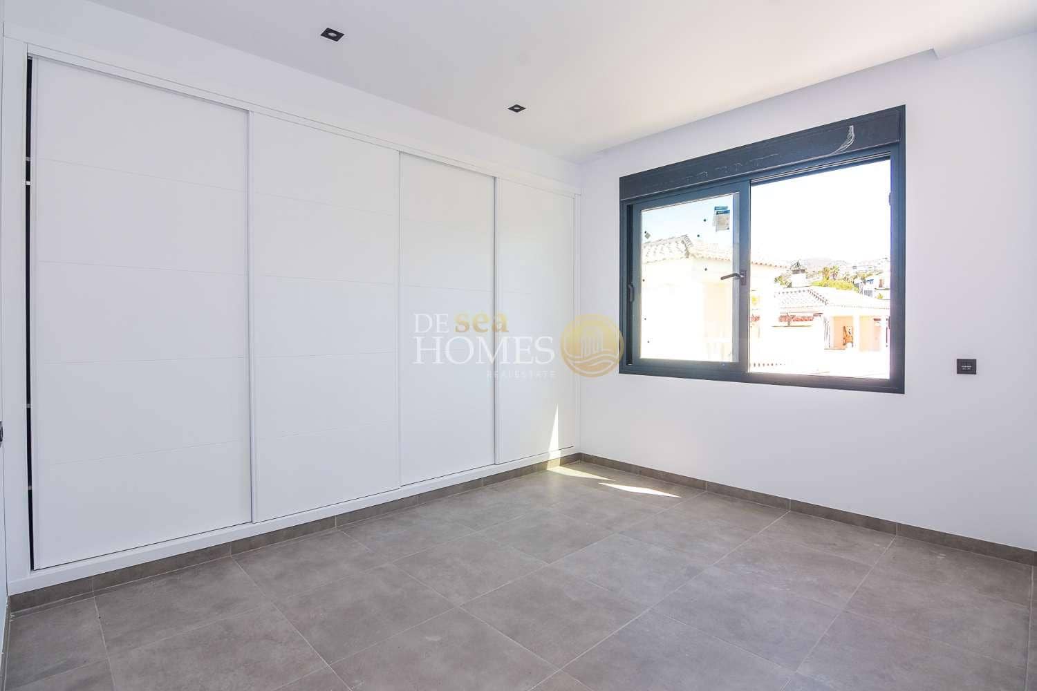 3 soveværelse Villa til salg i Torrox Park med swimmingpool garage - € 759.000 (Ref: 9848257)