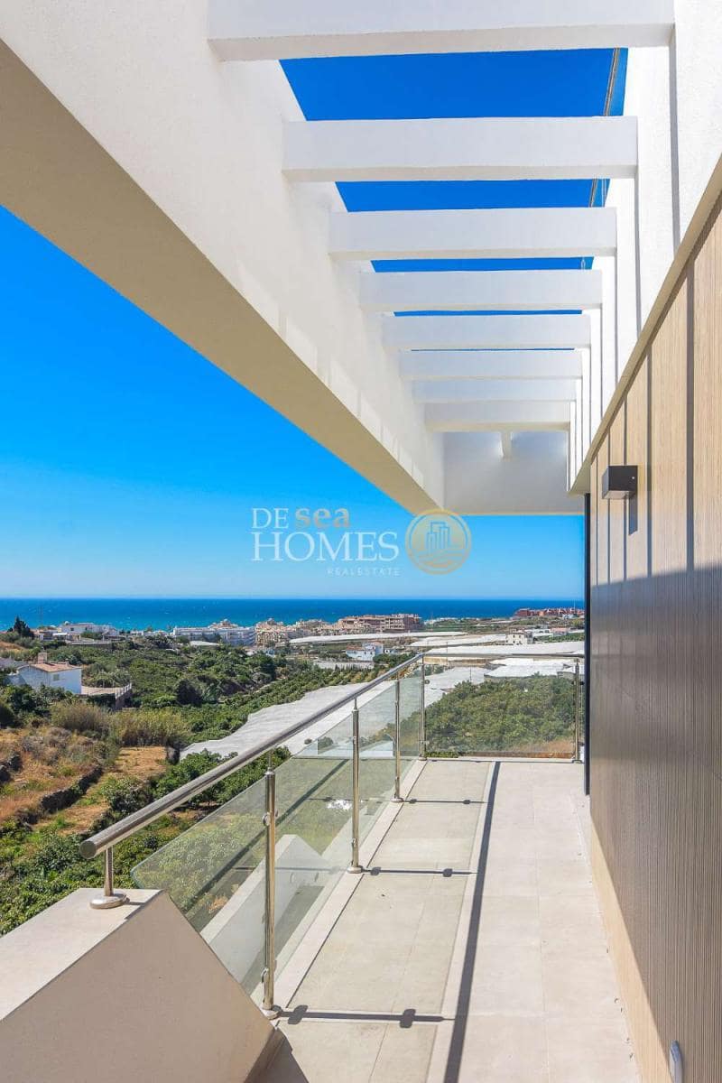 3 soveværelse Villa til salg i Torrox Park med swimmingpool garage - € 759.000 (Ref: 9848257)