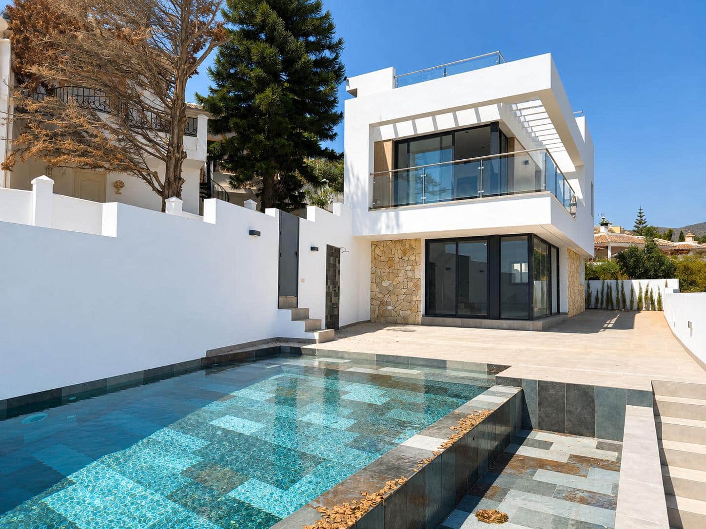 3 soveværelse Villa til salg i Torrox Park med swimmingpool garage - € 759.000 (Ref: 9848257)